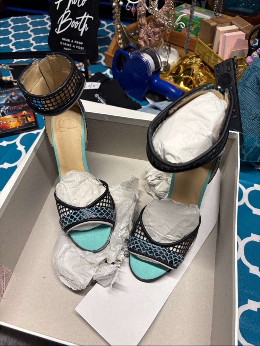 GX GWEN STEFANI mint and black BRAND NEW never wore with box